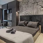 Loftnoir Spacious & Very Close To Seafront Sliema