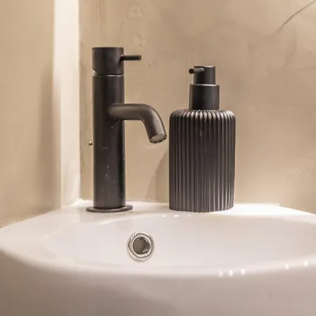 Appartement Loftnoir Spacious & Very Close To Seafront