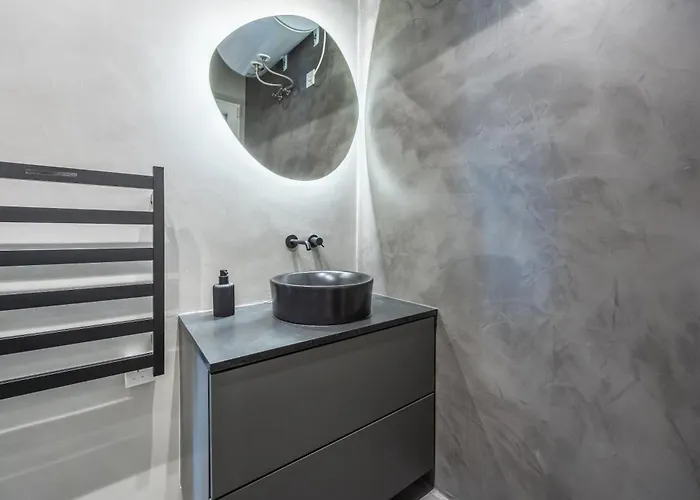 Loftnoir Spacious & Very Close To Seafront 아파트 슬리에마