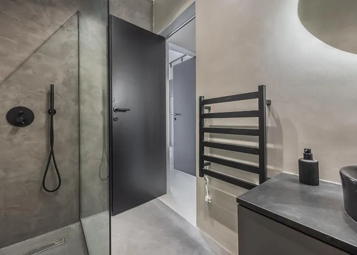 Loftnoir Spacious & Very Close To Seafront 아파트 슬리에마