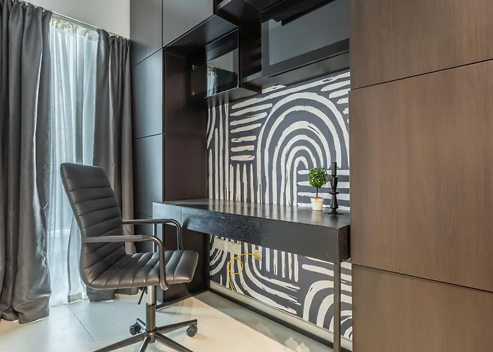 Loftnoir Spacious & Very Close To Seafront 아파트 *