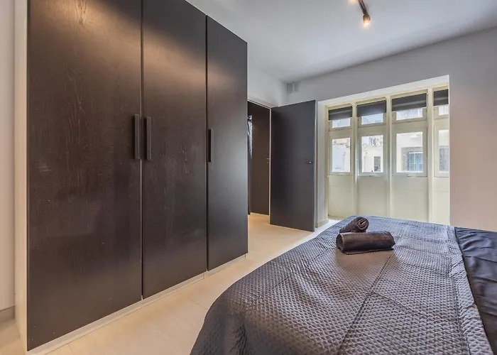 아파트 Loftnoir Spacious & Very Close To Seafront *