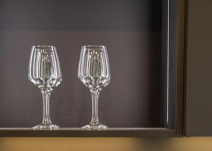 Loftnoir Spacious & Very Close To Seafront 아파트 슬리에마