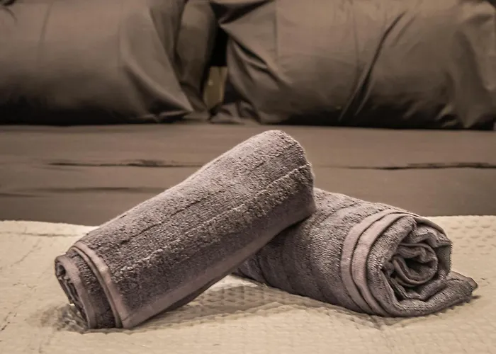 아파트 Loftnoir Spacious & Very Close To Seafront *