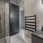 Loftnoir Spacious & Very Close To Seafront Apartment Sliema